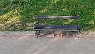 Nepokošena  trava  i smeće na Radijalcu