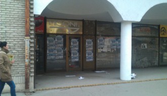 Ko će stati na kraj ruženju našeg grada? Plakati i divlje oglašavanje