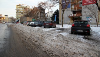 Neočišćena parking mesta