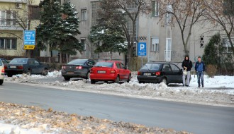 Neočišćena parking mesta