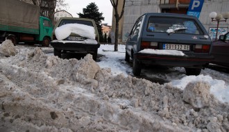 Neočišćena parking mesta
