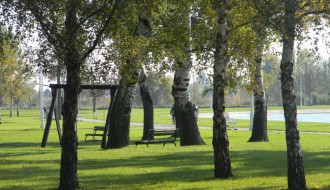 Palićki turizam (parkiranje na pešačkoj stazi)