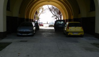 Palićki turizam (parkiranje na pešačkoj stazi)