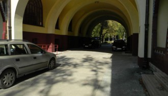 Palićki turizam (parkiranje na pešačkoj stazi)