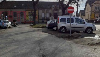 Nedostatak saobraćajnih znakova na raskrsnici kod Blaškovog križa