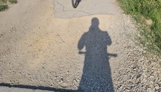 Biciklistička staza prema Paliću puna rupa