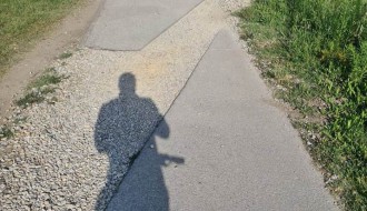 Biciklistička staza prema Paliću puna rupa