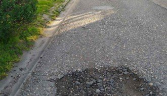 Udarne rupe i oštećenje kolovoza u Zadarskoj ulici