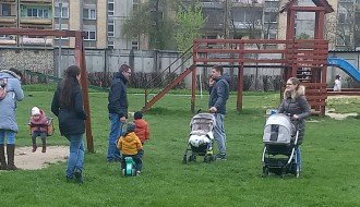 Ljuljaške za decu mlađu od 3 godine na igralištu na Prozivci