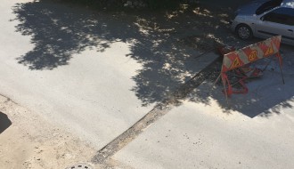 Rupa celom širinom puta u Ulici Mirka Bogovića