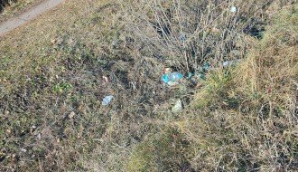 Smeće kod škole na Bikovu