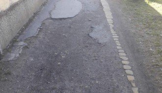 Loš trotoar na Somborskom putu