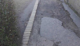 Loš trotoar na Somborskom putu