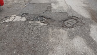 Udarna rupa u Ulici Dragiše Mišovića