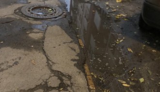 Kolovoz u Ulici Petra Lekovića (11-13) u lošem stanju