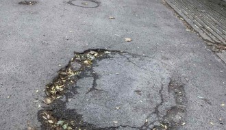 Kolovoz u Ulici Petra Lekovića (11-13) u lošem stanju