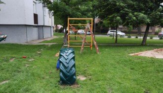 Dečje igralište na Karađorđevom putu u lošem stanju