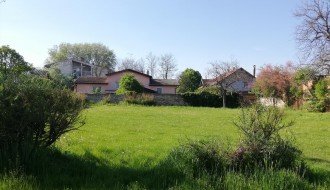 Zapušteno dečije igralište u MZ "Peščara"