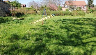 Zapušteno dečije igralište u MZ "Peščara"