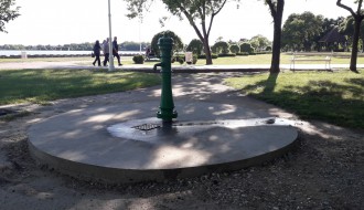 Popravljena česma u parku na Paliću, ali voda nema dobar odvod