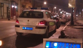 Nepropisno parkiranje policijskog vozila