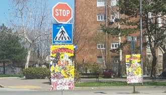 Postavljanje reklama dešavanja na saobraćajne znakove, semafore, stubove po celom gradu