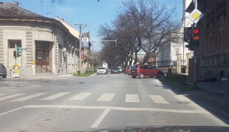 Postavljanje reklama dešavanja na saobraćajne znakove, semafore, stubove po celom gradu