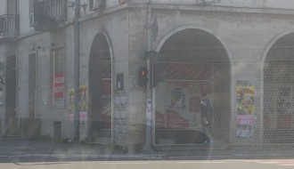 Postavljanje reklama dešavanja na saobraćajne znakove, semafore, stubove po celom gradu