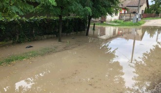 Poplava u Jasenovačkoj ulici zbog neasfaltiranog puta koji čekamo 25 godina!