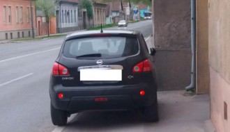 Паркирање на пешачкој стази