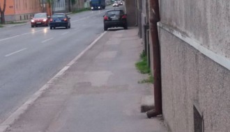 Паркирање на пешачкој стази