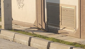 Vire strujni kablovi kod trafo stanice i ormara