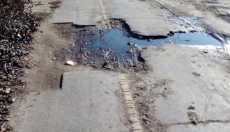 Opasna rupa na prometnoj pešačkoj i biciklističkoj stazi na Paliću