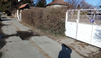 Opasna rupa na prometnoj pešačkoj i biciklističkoj stazi na Paliću