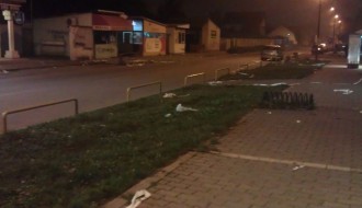 Teslino naselje nedelja uveče