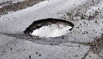 Da li neko kontroliše popravku puteva?