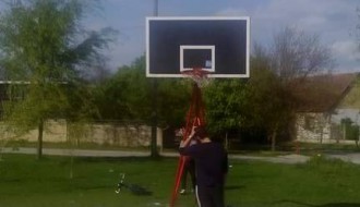 Košarkaški teren u Malom Bajmoku