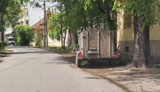 Prikolica u Tolstojevoj ometa redovno odvijanje saobraćaja