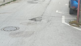 Udarne rupe u Ulici Vuka Karadžića