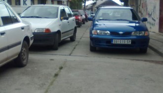 Parkiranje kod Tesline pijace