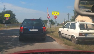 Nebezbedan pružni prelaz na Bajskom putu