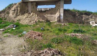 Nesavesno odlaganje otpada kod nekadašnjeg mosta na Y kraku