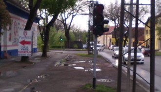 Da li neko kontroliše putnu signalizaciju u Subotici?