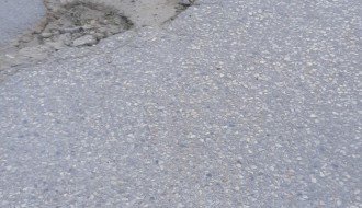 Ogromne rupe duž ulice Isidore Sekulić