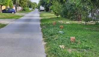 Trotoar po kom se ne može hodati u Novom selu