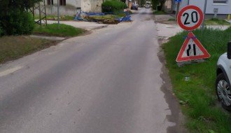 Skoro dva meseca otvorena rupa na raskrsnici ulica Ivana Milankovića i Masarikove