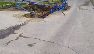 Skoro dva meseca otvorena rupa na raskrsnici ulica Ivana Milankovića i Masarikove