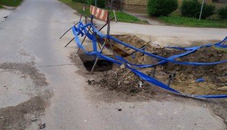 Skoro dva meseca otvorena rupa na raskrsnici ulica Ivana Milankovića i Masarikove