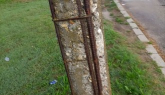 Gornji Tavankut-rastinje pored puta, nema uličnih svetala i losa bandera