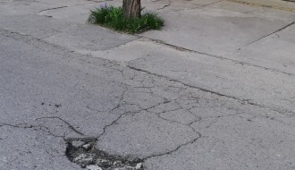 Udarna rupa u Ulici Laze Mamužića